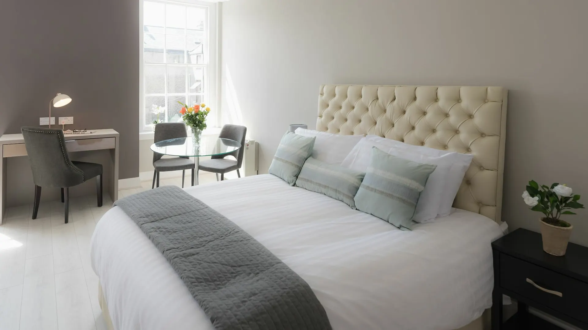 Dublin Central Suites Apartment